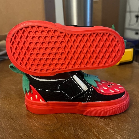 Vans
Strawberry
Td
New - Picture 4 of 4